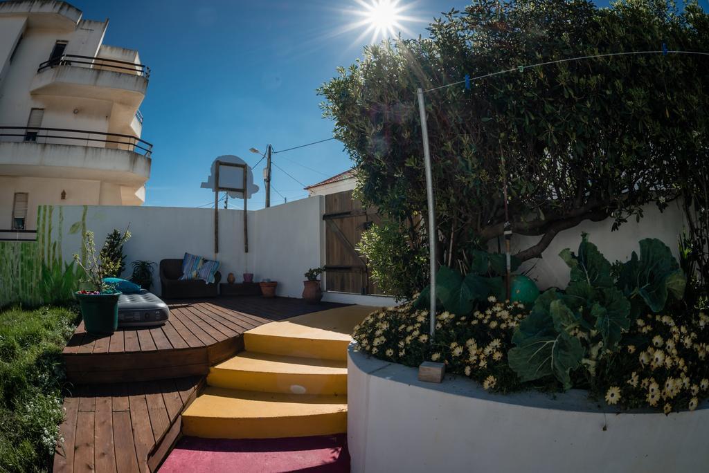 Native Surfhouse Hostel Praia da Lourinhã Екстериор снимка
