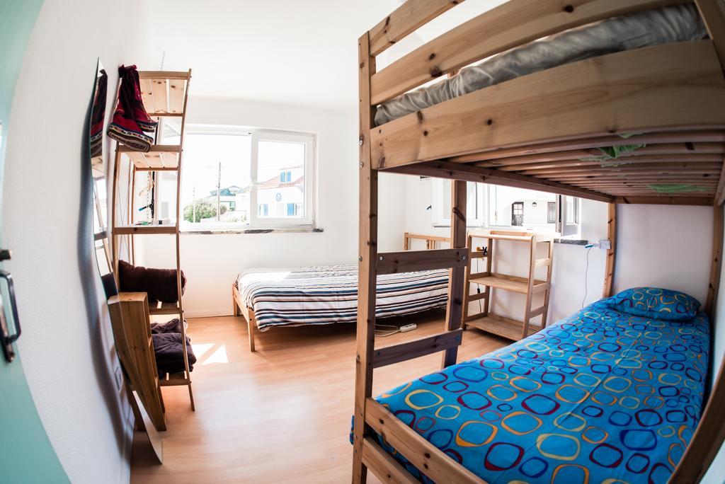 Native Surfhouse Hostel Praia da Lourinhã Екстериор снимка