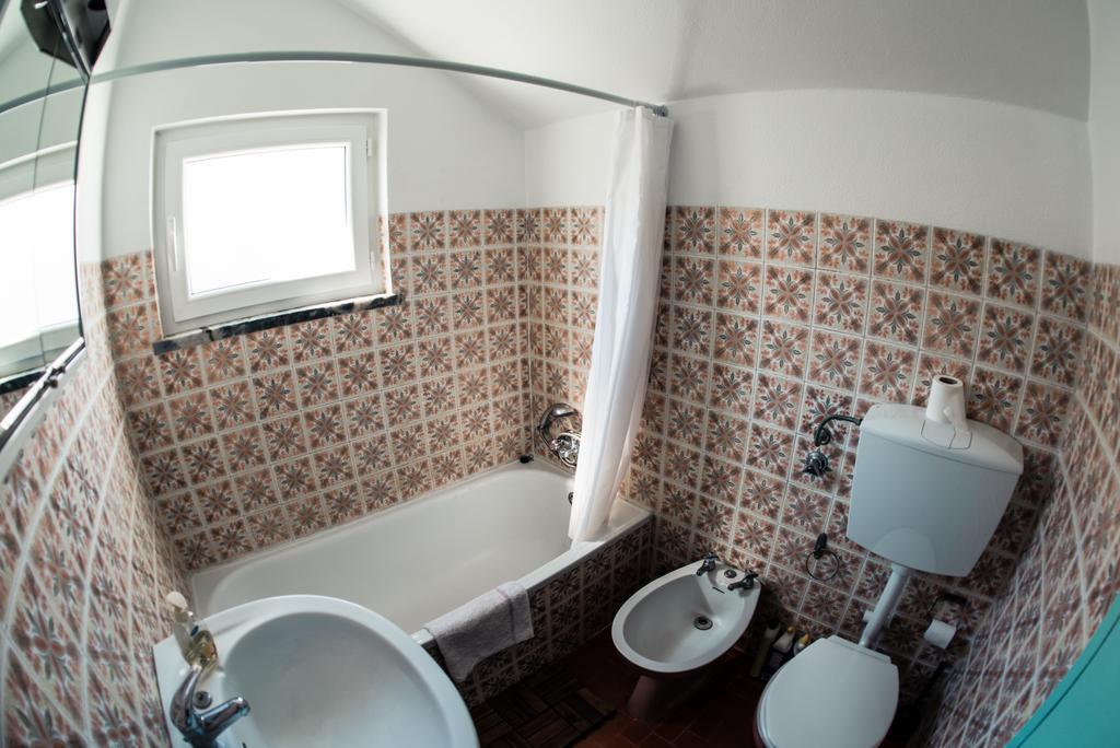 Native Surfhouse Hostel Praia da Lourinhã Екстериор снимка