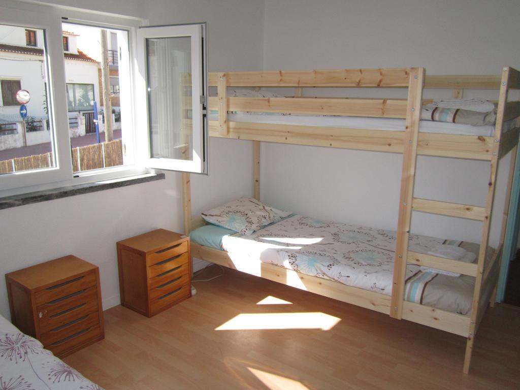 Native Surfhouse Hostel Praia da Lourinhã Екстериор снимка